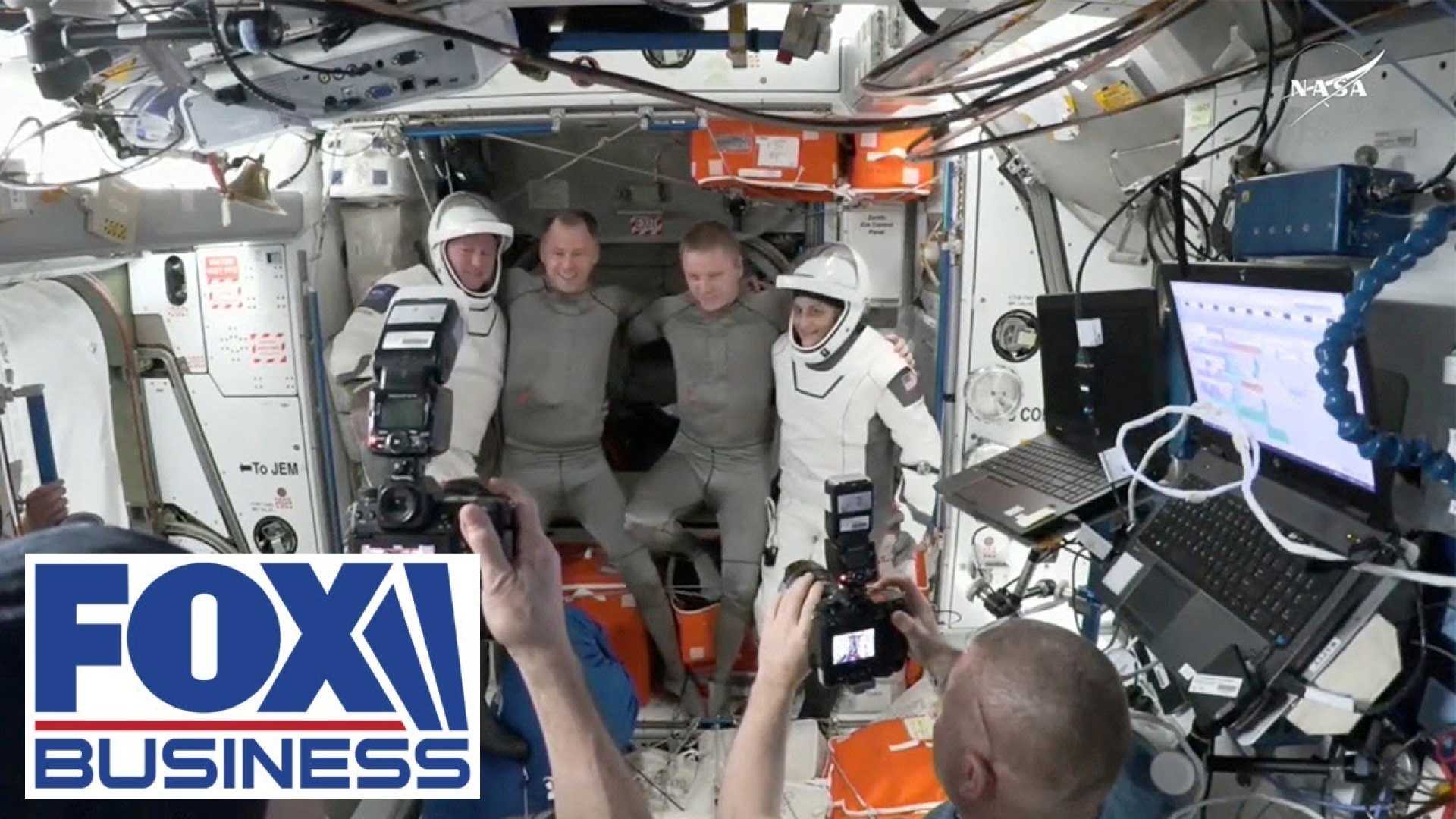 Spacex Astronauts Return To Earth