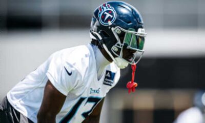 Tennessee Titans Chidobe Awuzie Nfl Cornerback