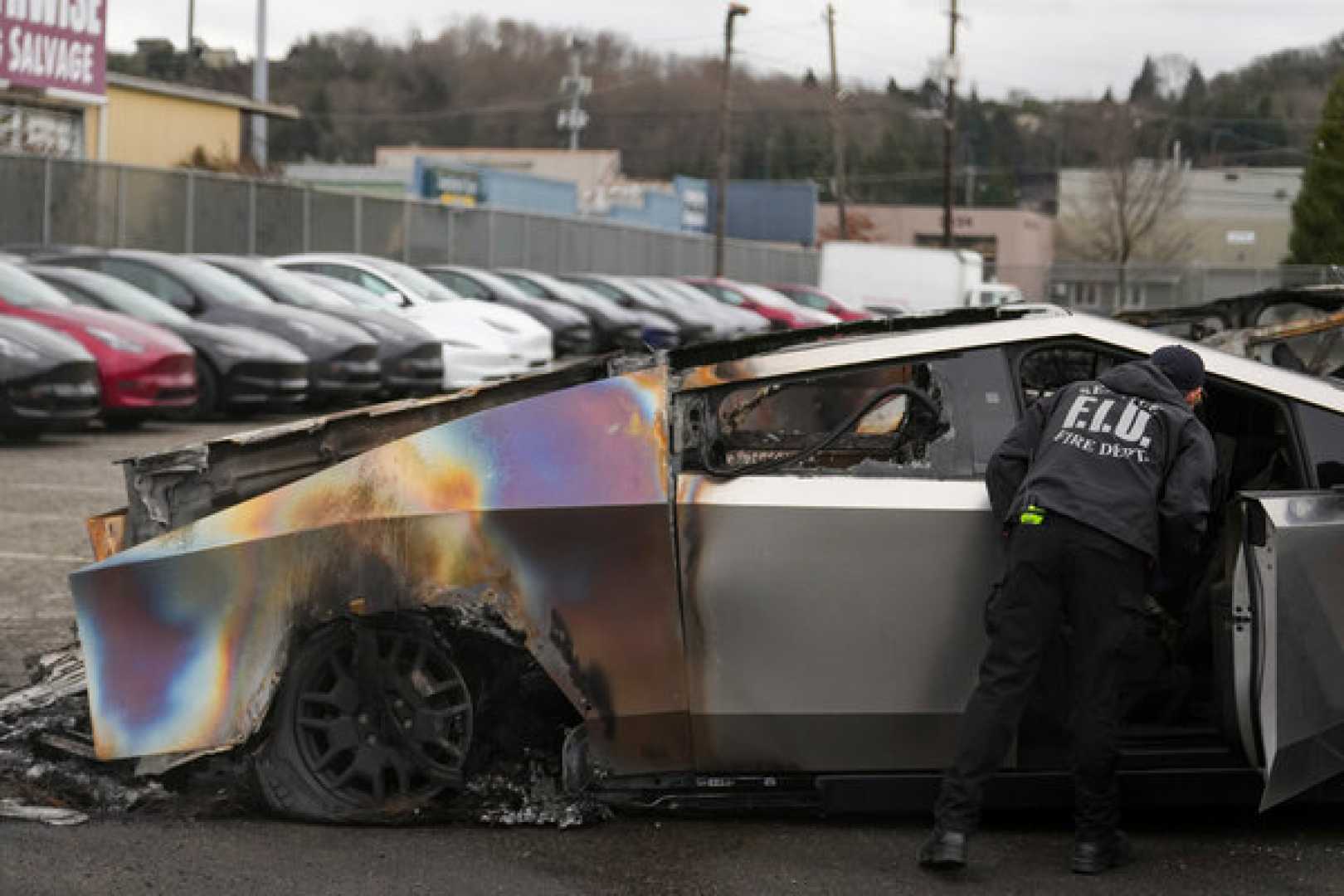 Tesla Cybertruck Fire Seattle Investigation