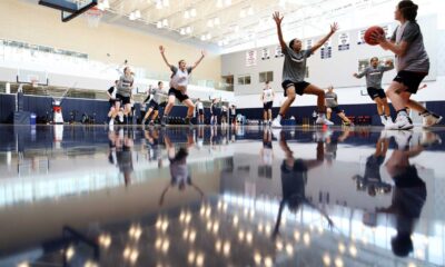 Uconn Basketball Team Practice March Madness