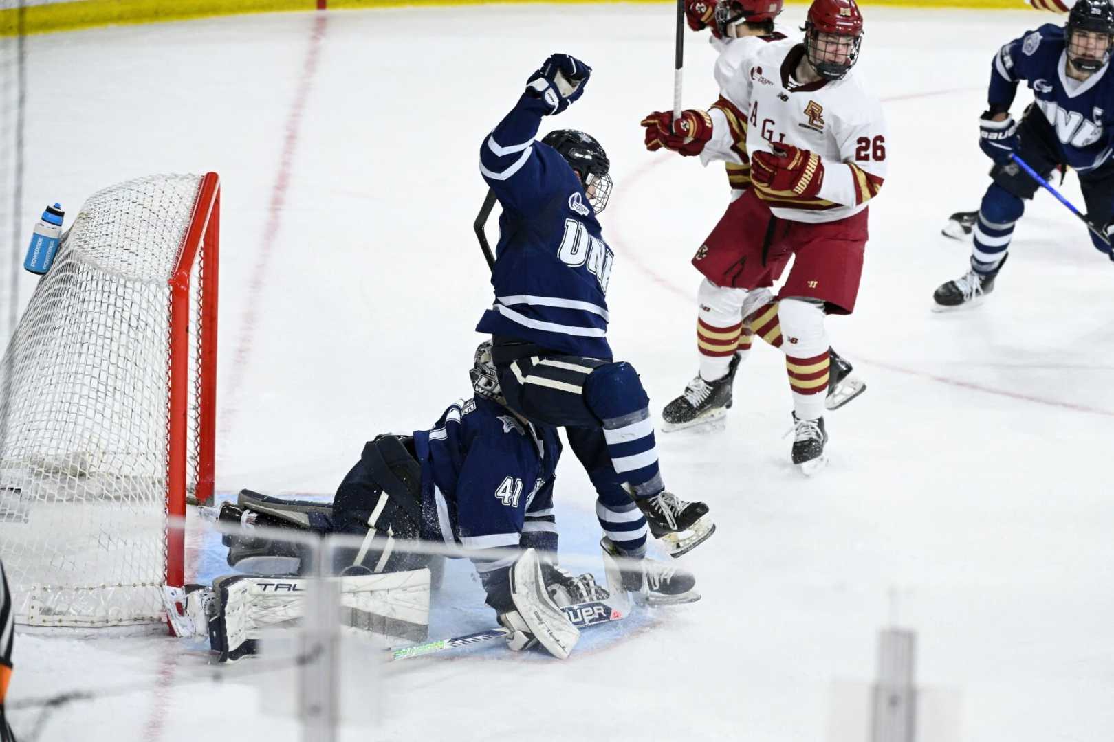 Unh Hockey Goaltender Injury Game