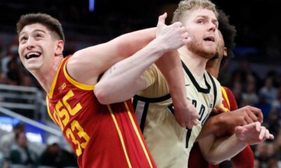 Usc Trojans Basketball Team In Action