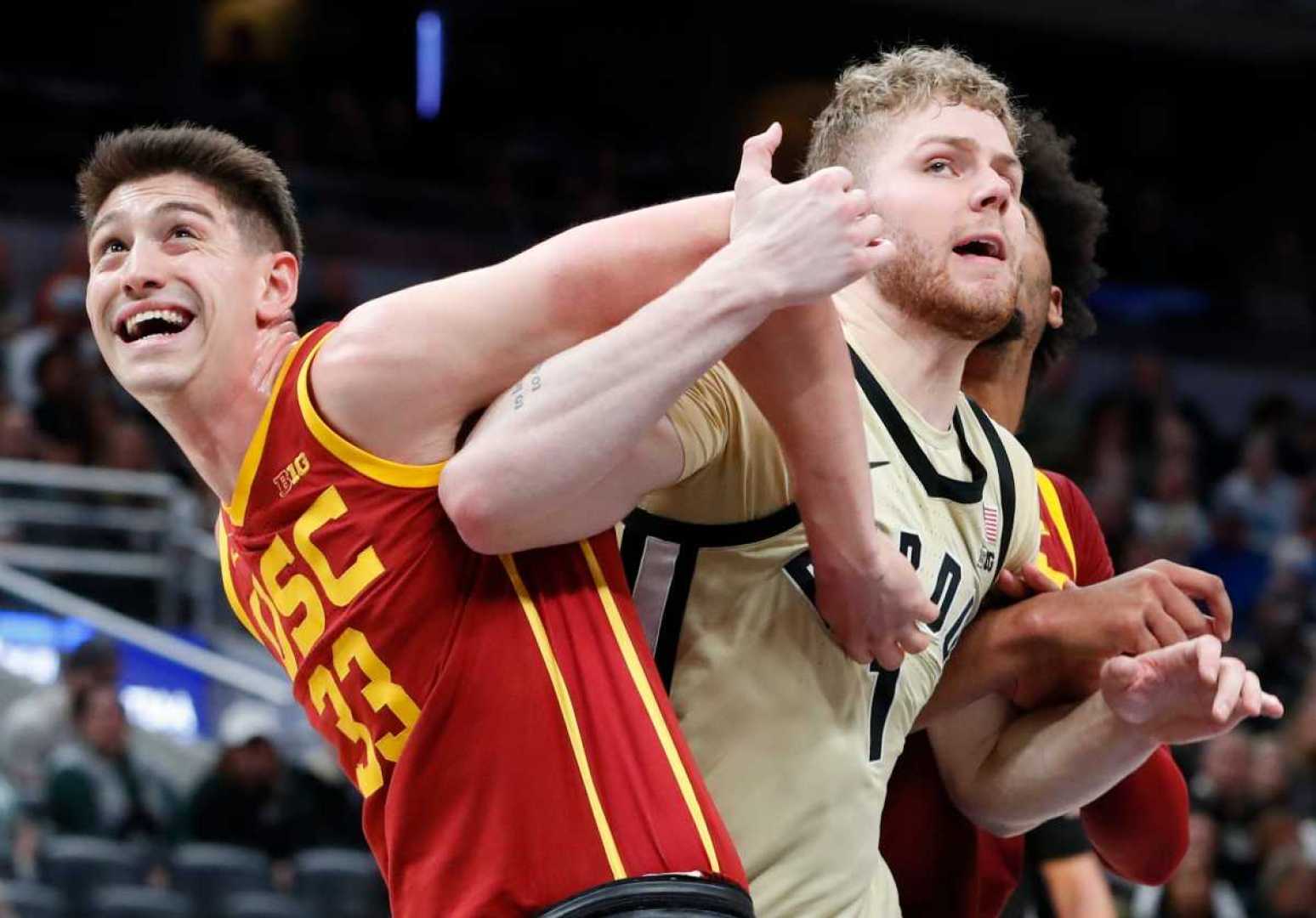 Usc Trojans Basketball Team In Action