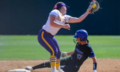 Ut Arlington Softball Team Action Shot