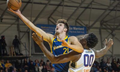 Warriors Basketball Quinten Post Action Shot