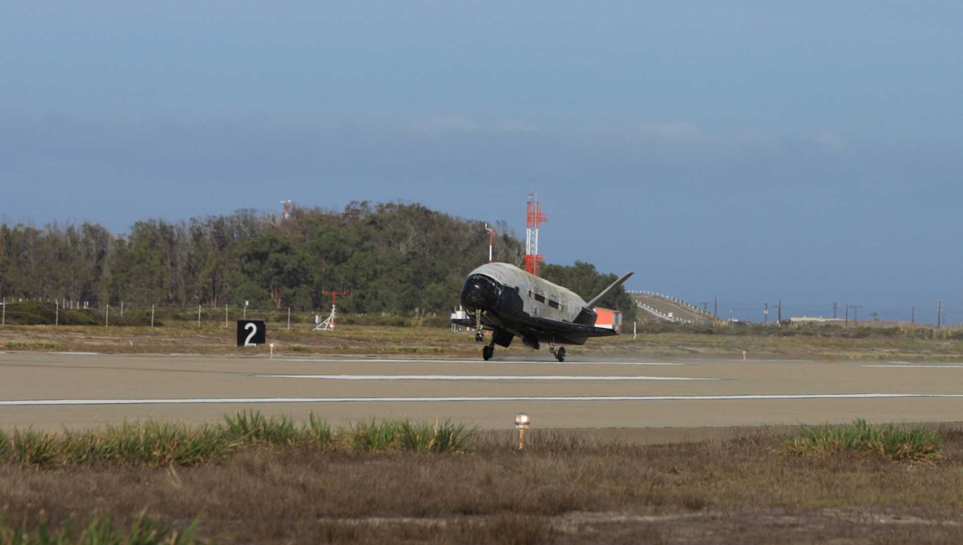 X 37b Spaceplane Landing Vandenberg Space Force Base