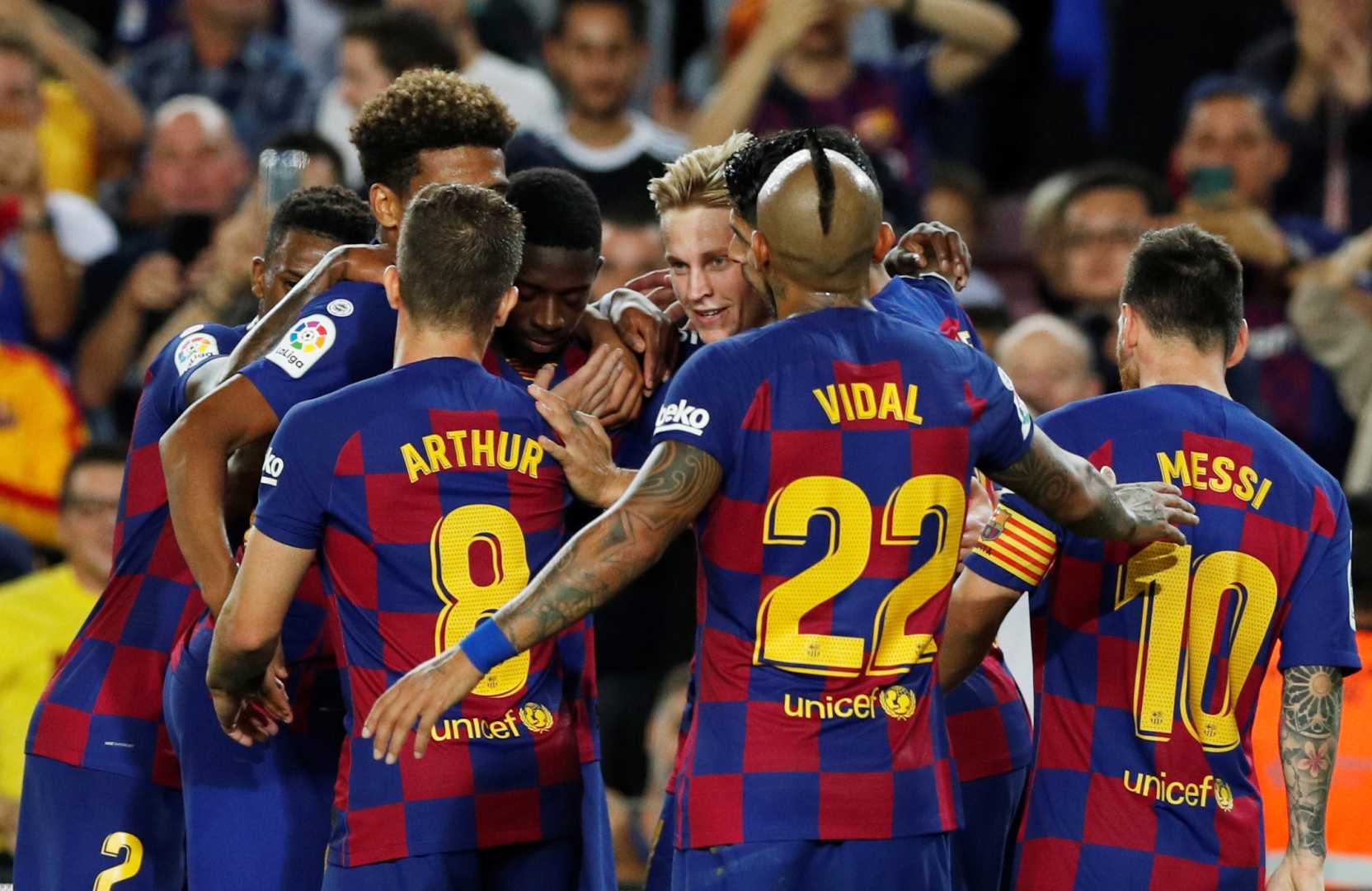 Barcelona Football Players Bench Conversation Humor
