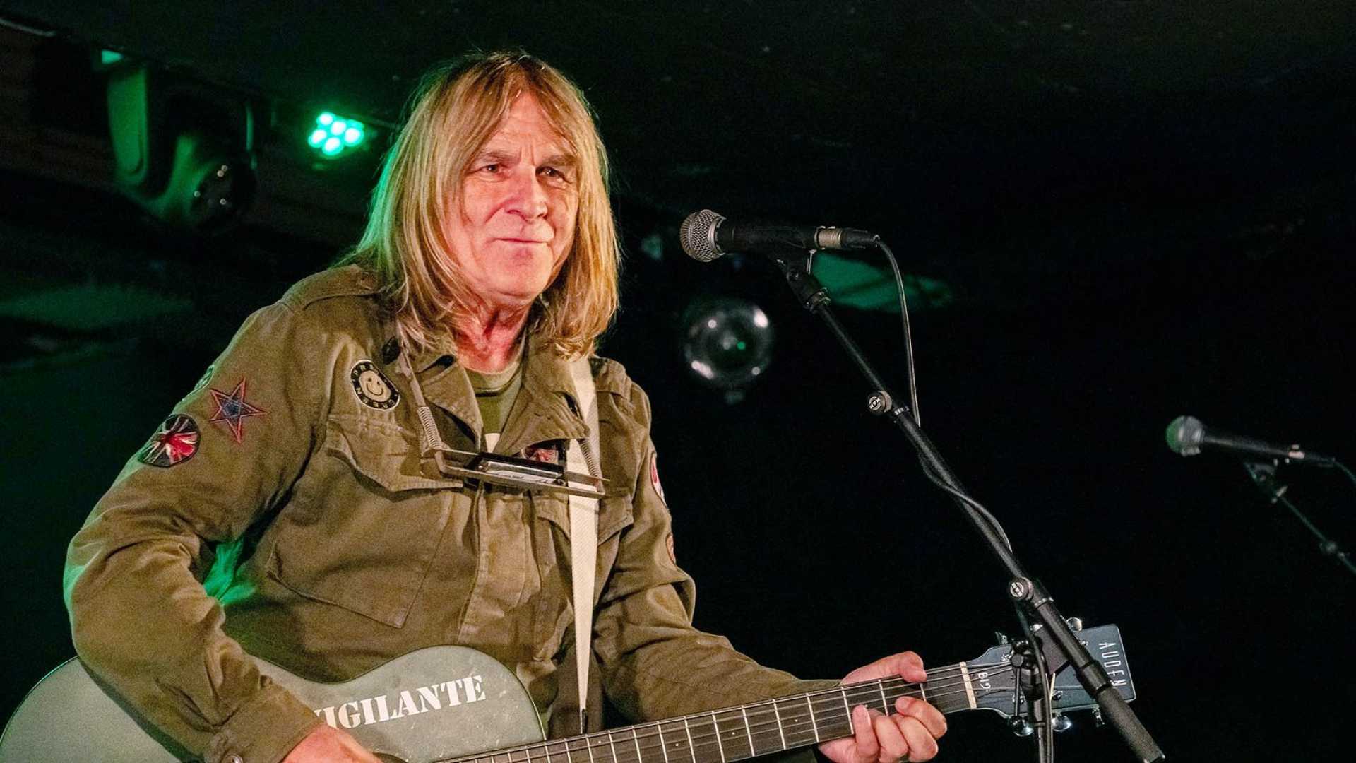 Mike Peters The Alarm Band