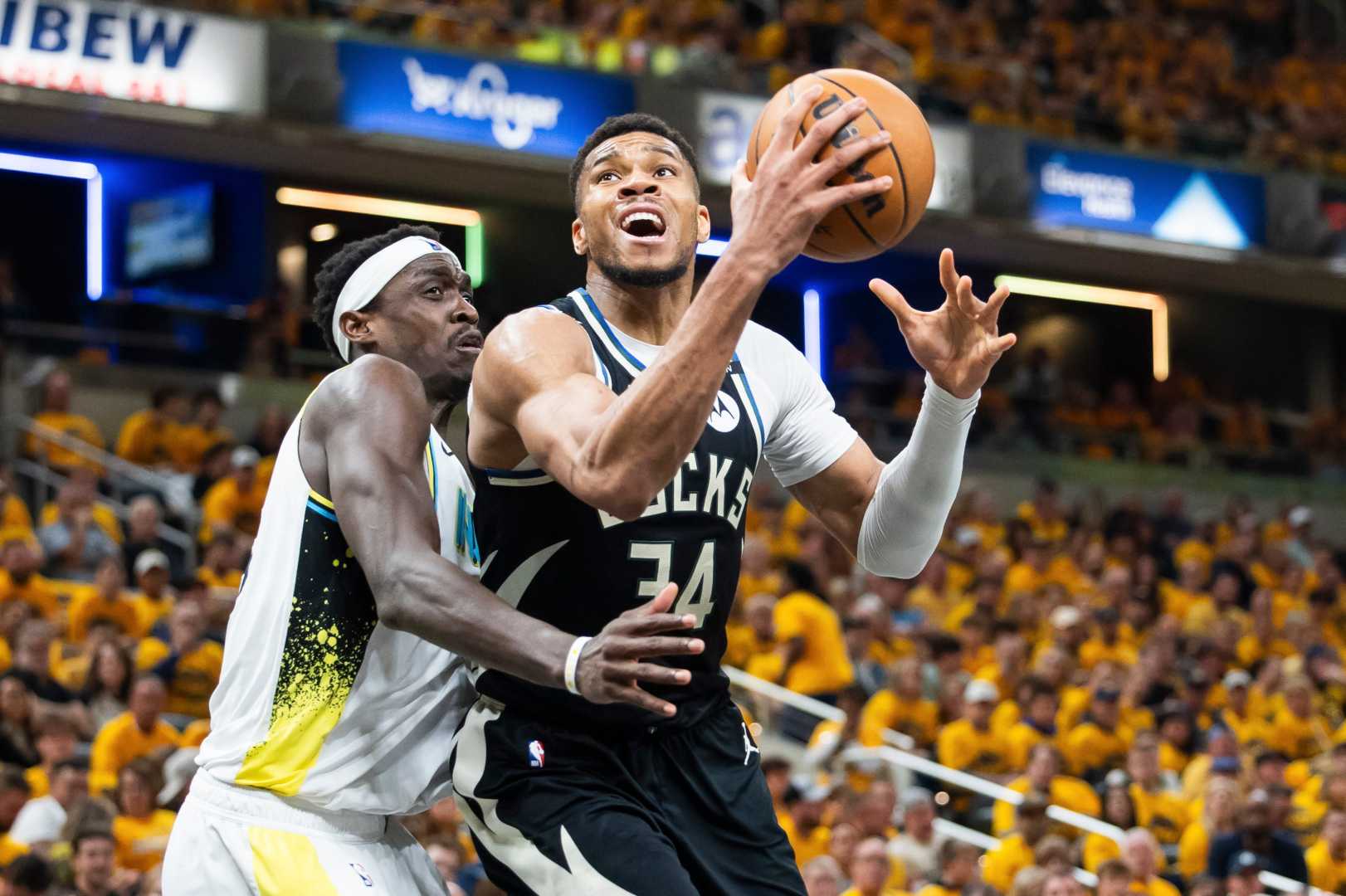 Milwaukee Bucks Vs Indiana Pacers Playoff Game