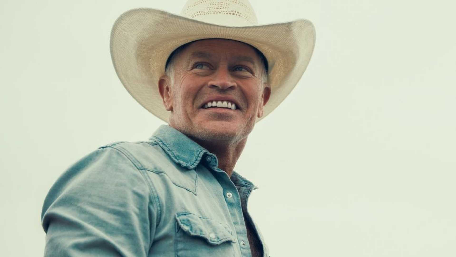 Neal Mcdonough Bull Riding Pbr Austin Gamblers