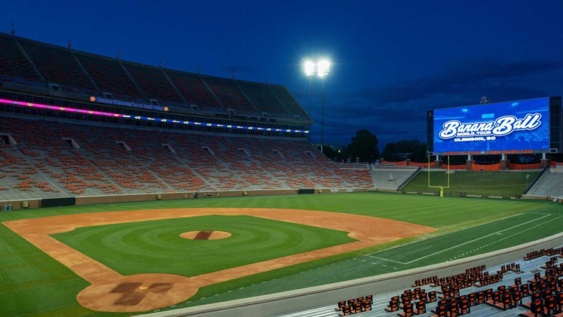 Savannah Bananas Banana Ball At Memorial Stadium