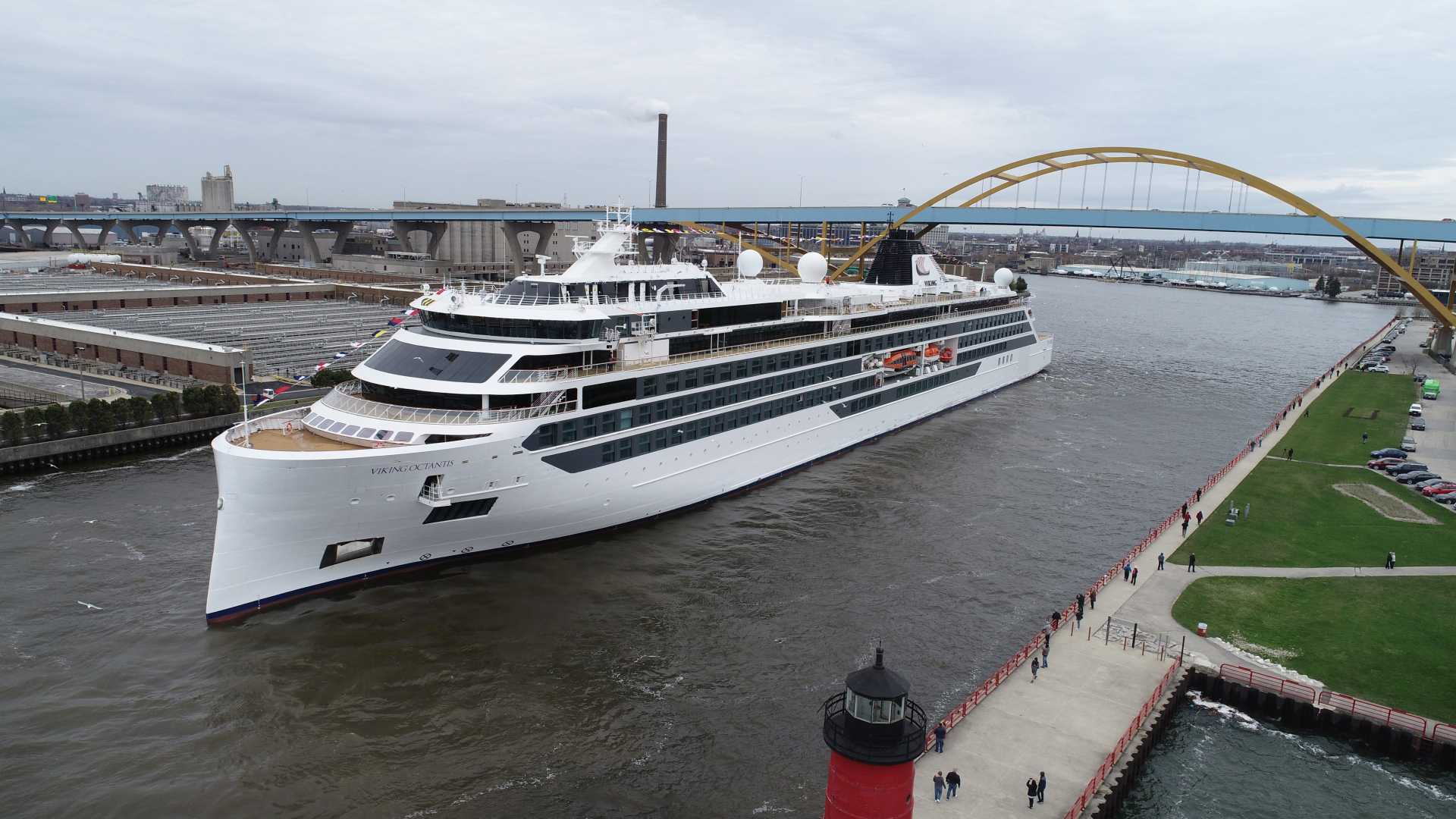 Viking Octantis Cruise Ship Milwaukee