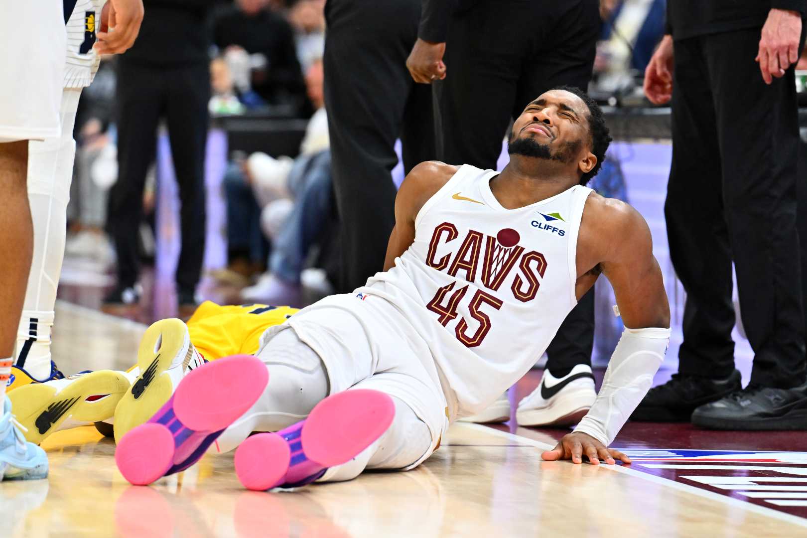 Donovan Mitchell Cavaliers Game Injury