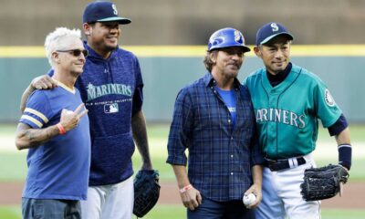 Eddie Vedder Cup Mariners Padres