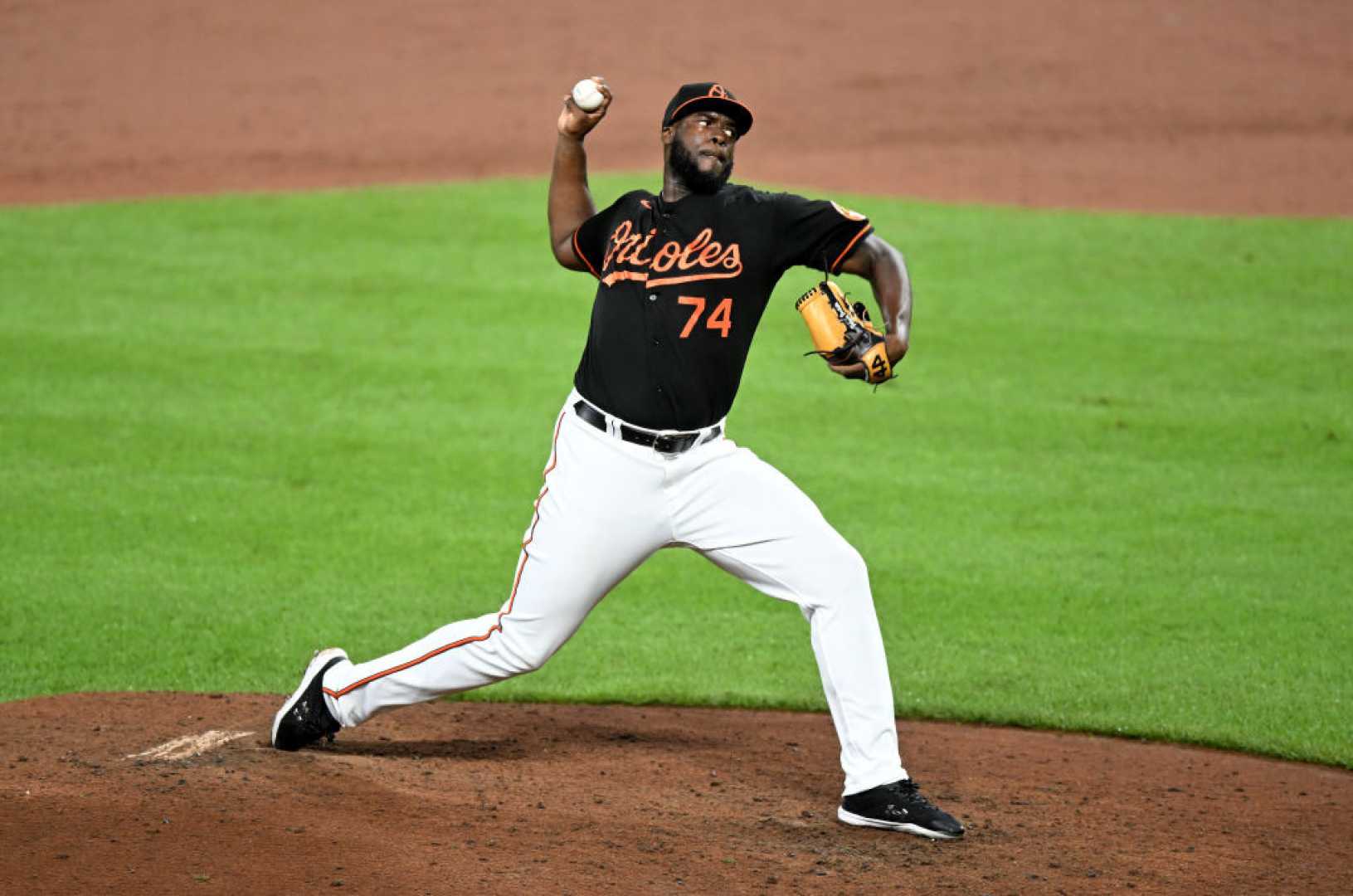 Félix Bautista Pitching In Game