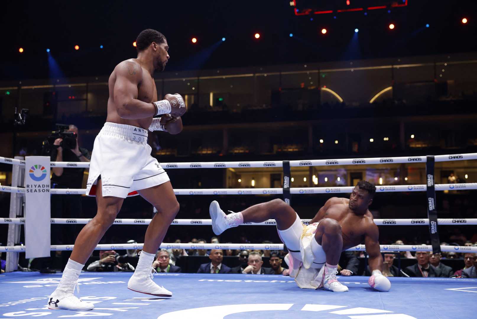 Francis Ngannou Anthony Joshua Boxing Match
