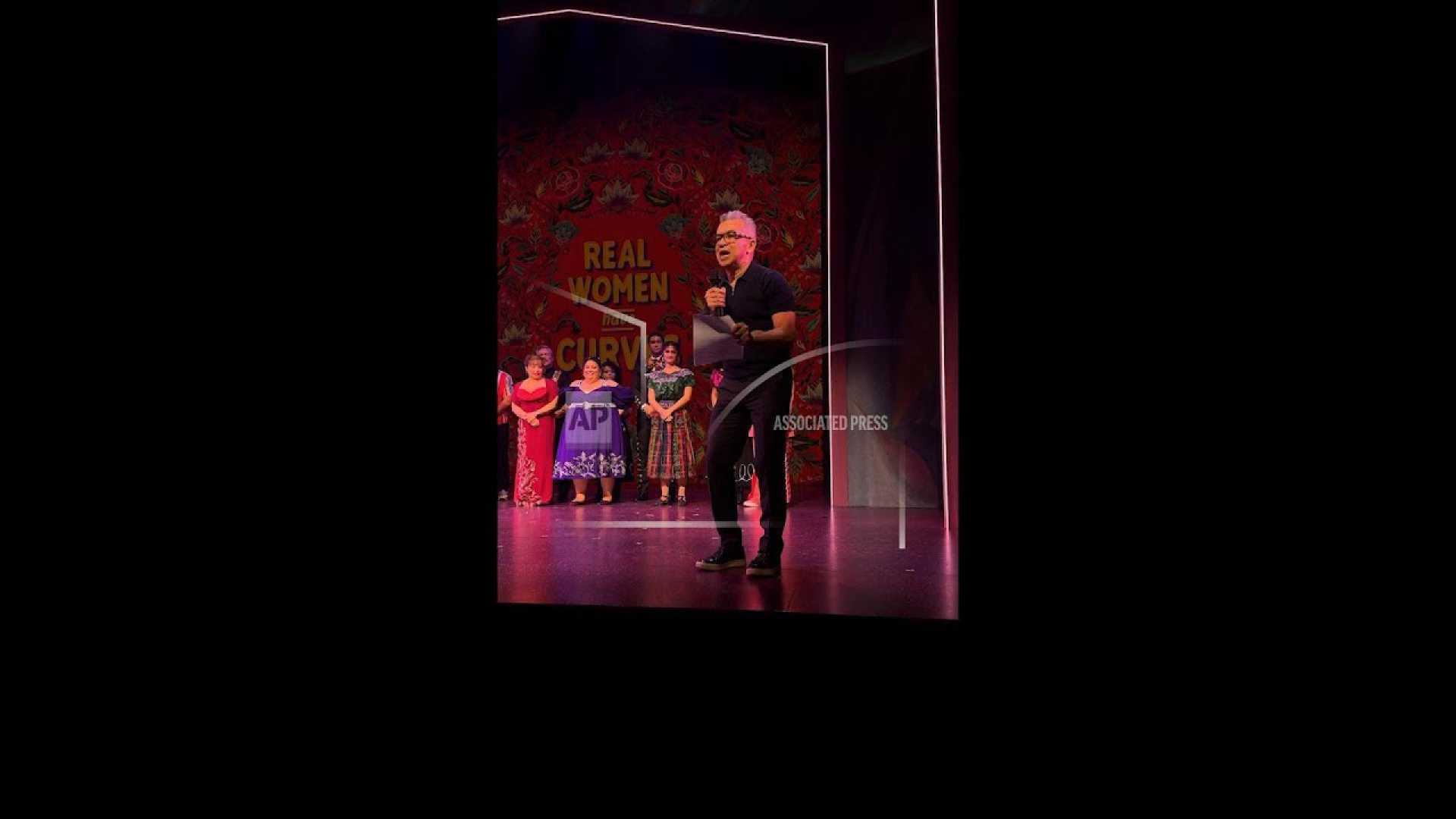 Gloria Estefan Speaking Onstage Real Women Have Curves