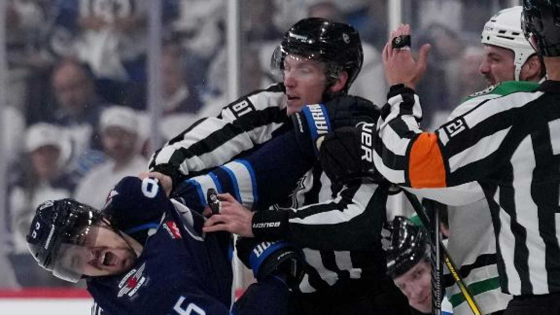 Jamie Benn Mark Scheifele Punch