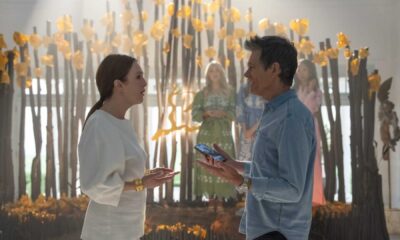 Julianne Moore Kevin Bacon Sirens Netflix