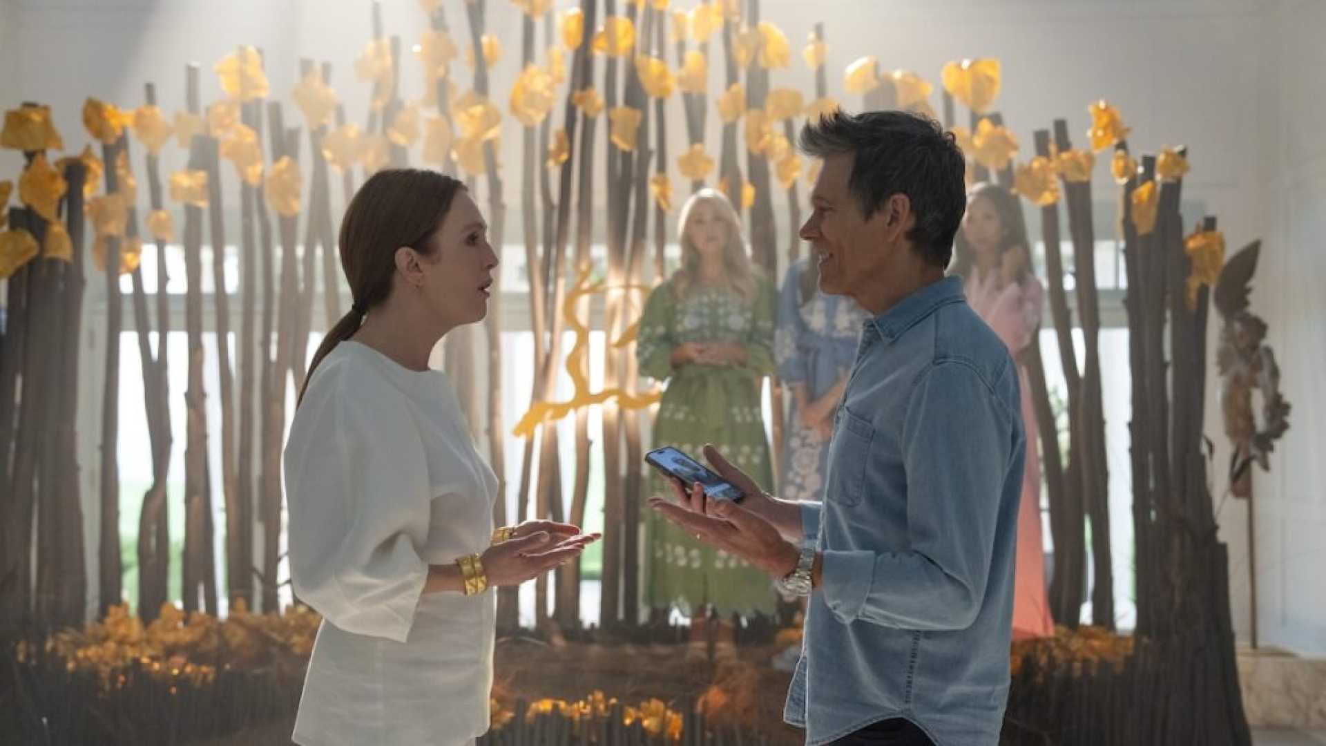 Julianne Moore Kevin Bacon Sirens Netflix
