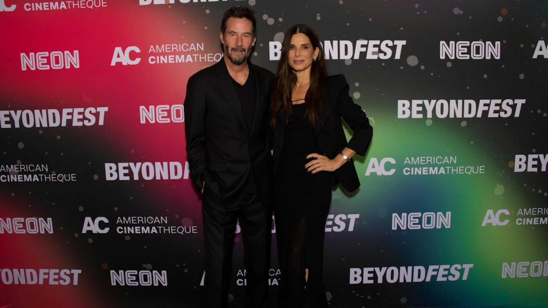Keanu Reeves Sandra Bullock Romantic Thriller