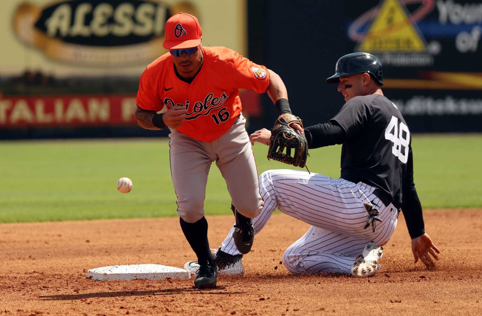 Kolten Wong University Of Hawaii Retirement Baseball