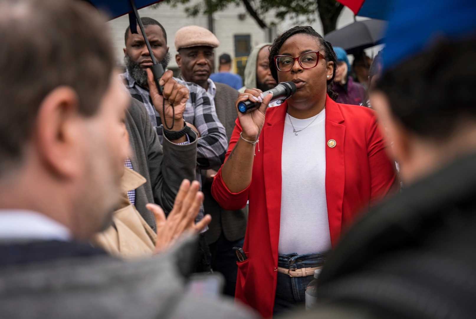 Lamonica Mciver Congress Immigration Detention Center