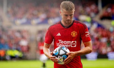 Mason Mount Manchester United Action Shot