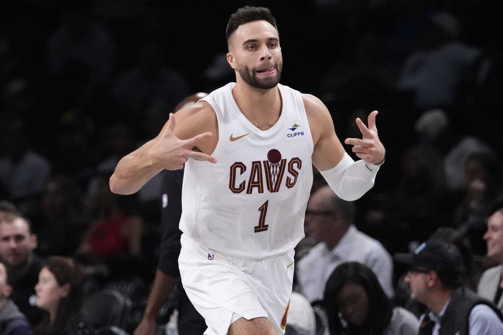 Max Strus Basketball Cleveland Cavaliers