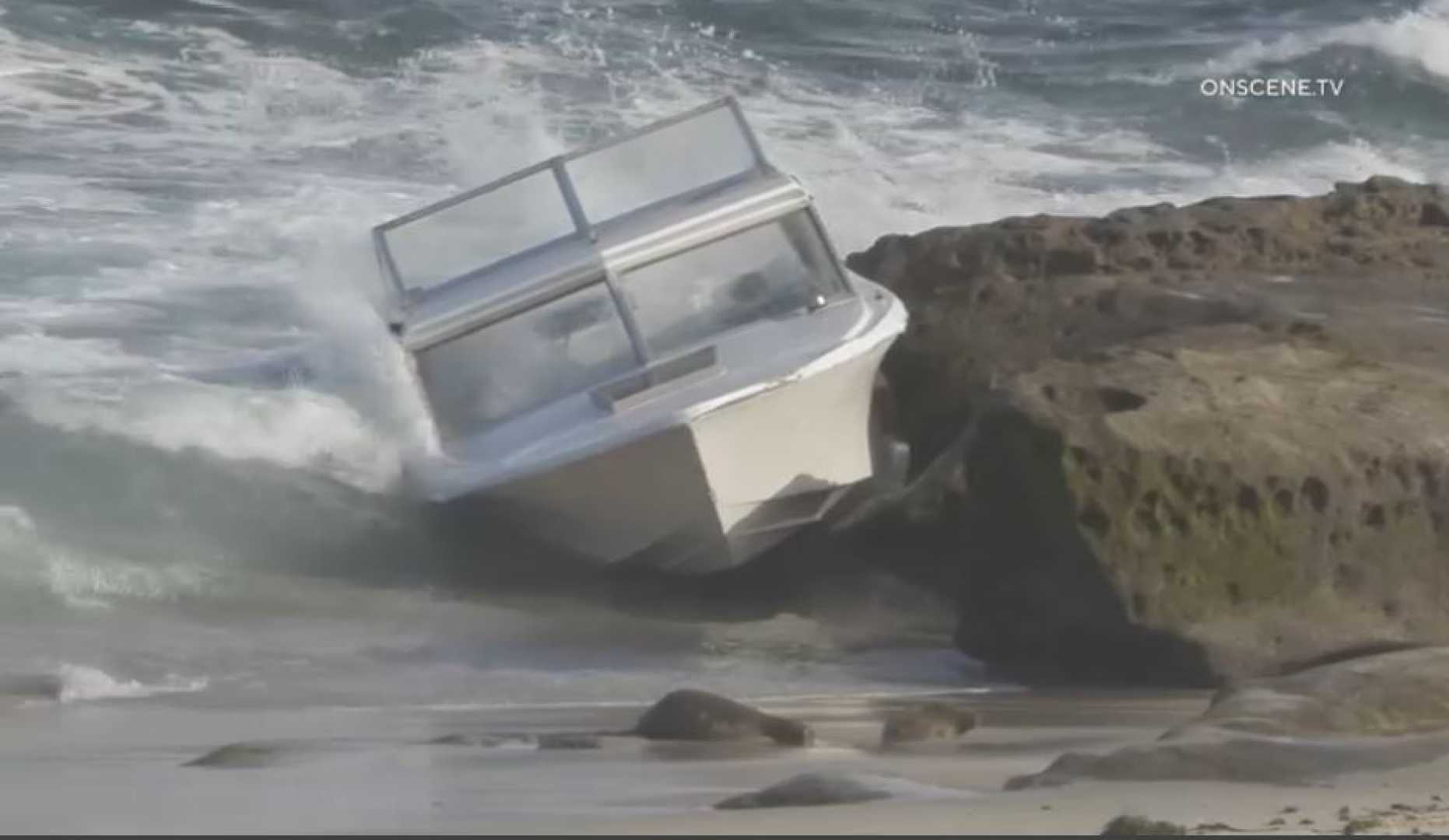 Migrants Boat La Jolla Beach