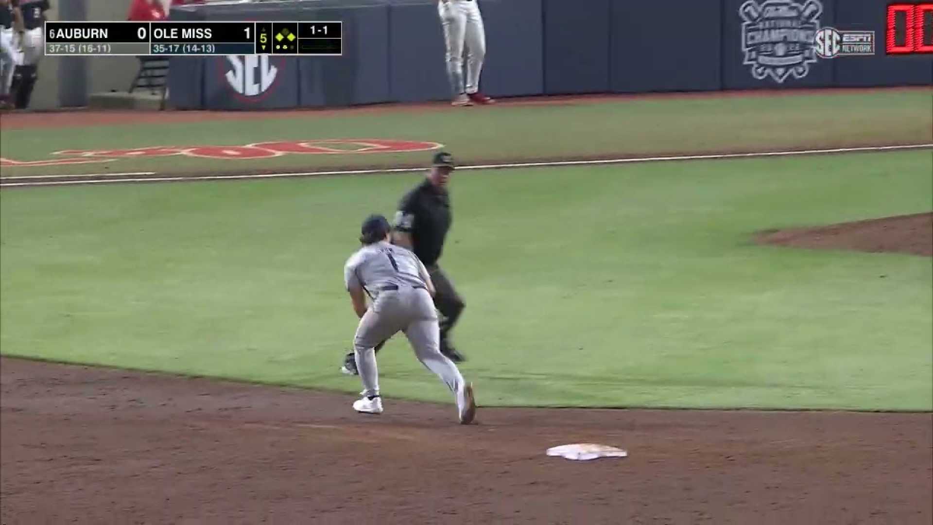 Ole Miss Baseball Vs Auburn