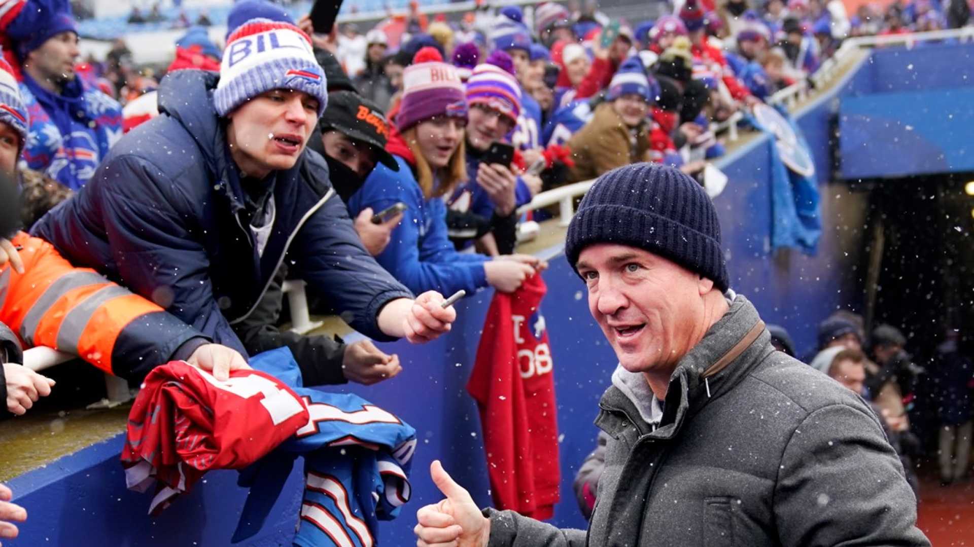 Peyton Manning Buffalo Bills Visit