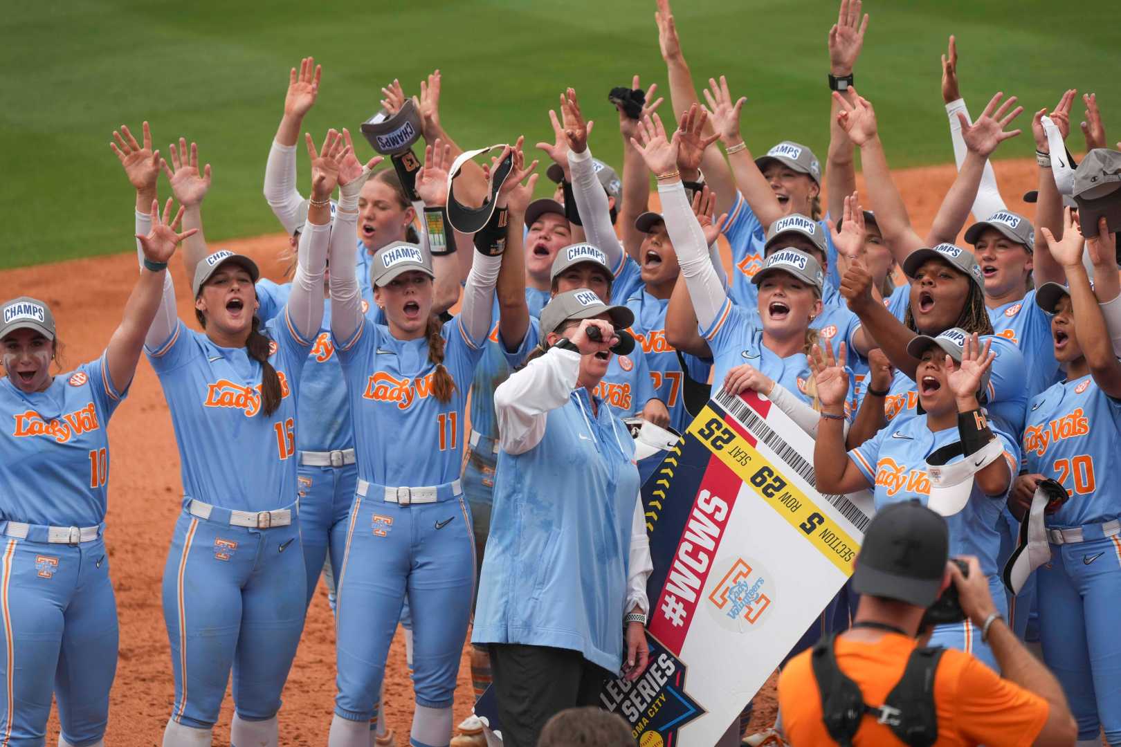 Tennessee Softball Team Women's College World Series