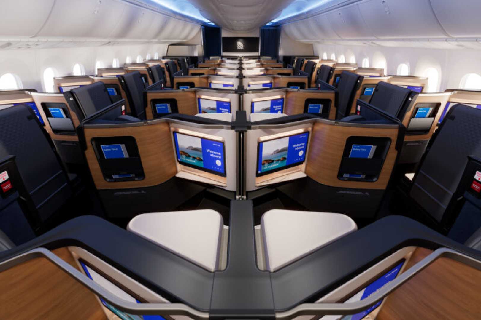 United Airlines Boeing 787 9 Polaris Studio
