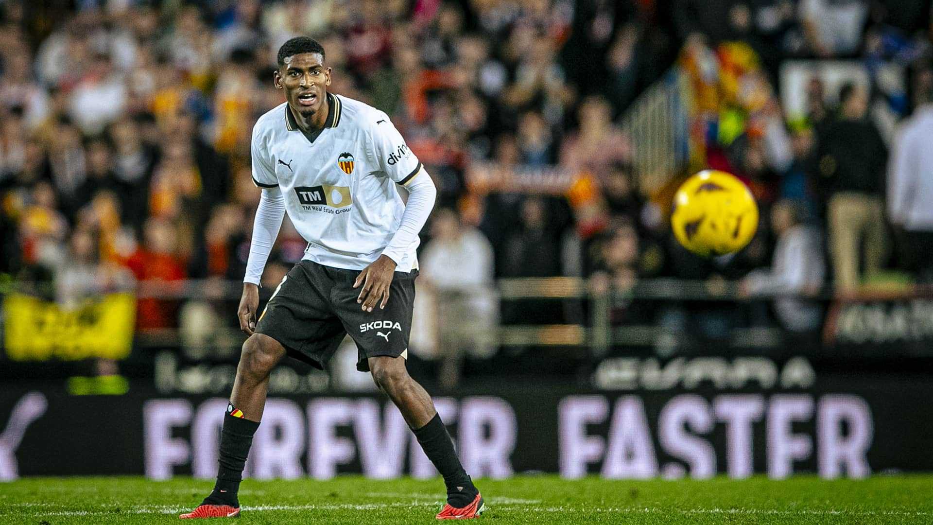 Cristhian Mosquera Valencia Defender