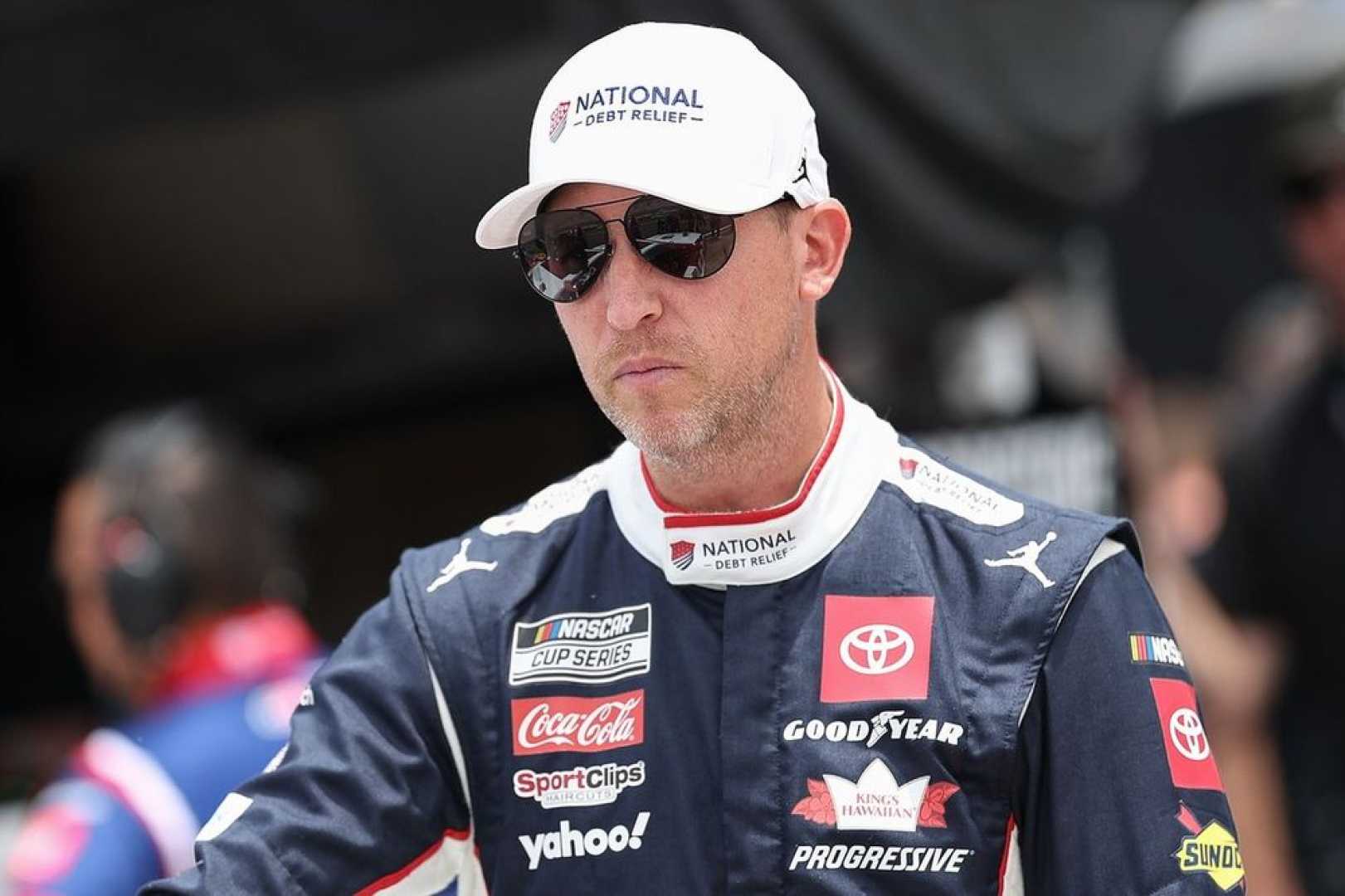 Denny Hamlin Nascar Bob's Discount Furniture