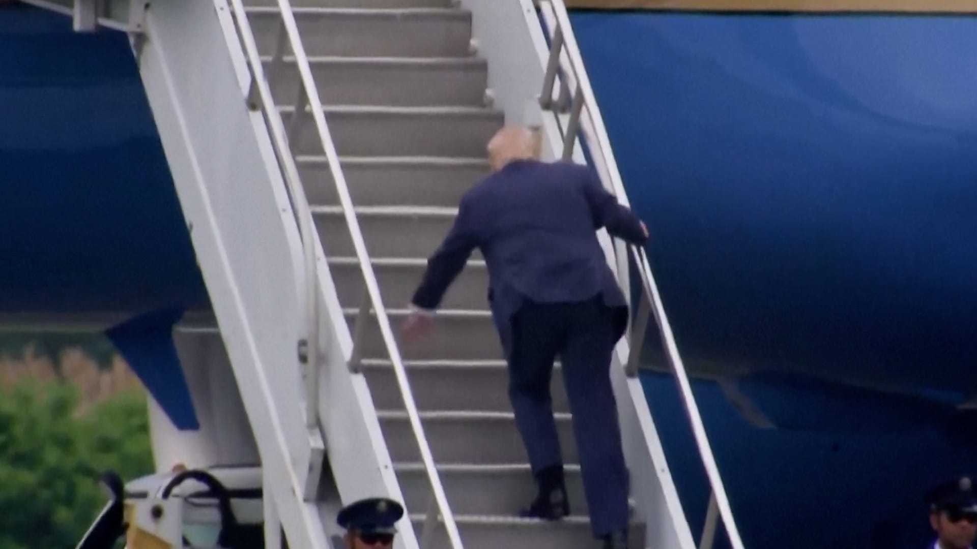 Donald Trump Air Force One Stairs