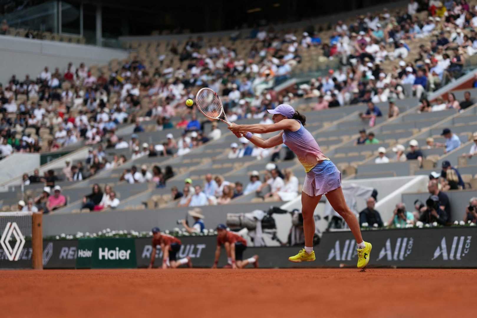 Iga Świątek Tennis Match Roland Garros