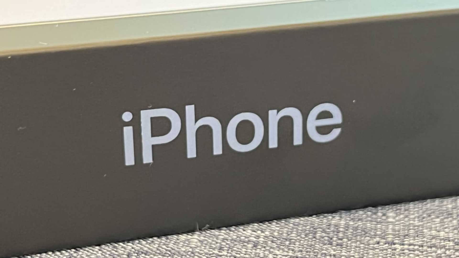 Iphone 17 Pitch Black Model