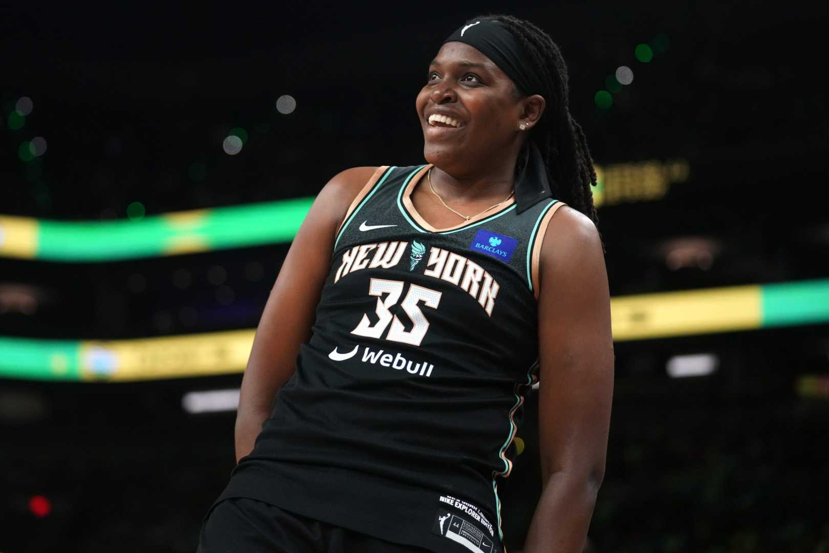 Jonquel Jones New York Liberty Game