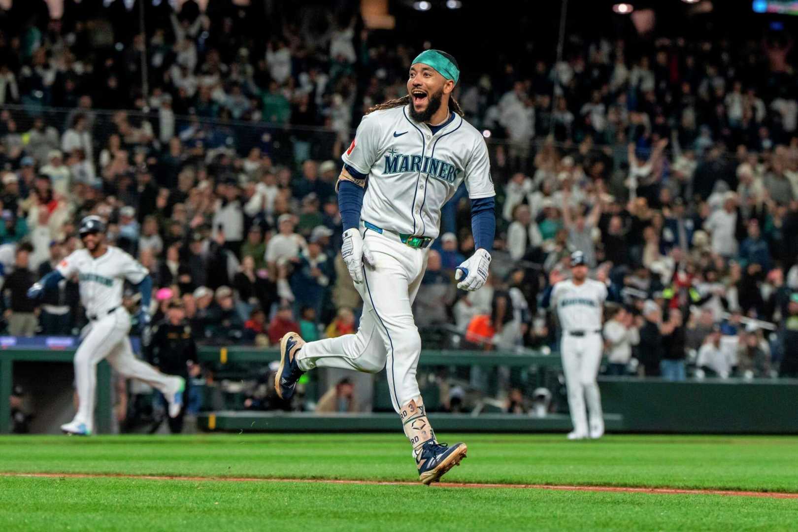 J.p. Crawford Mariners Baseball Game