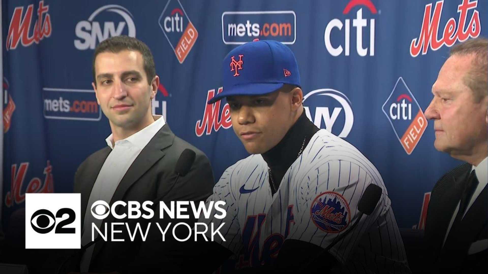 Mets Outfielder Signing News