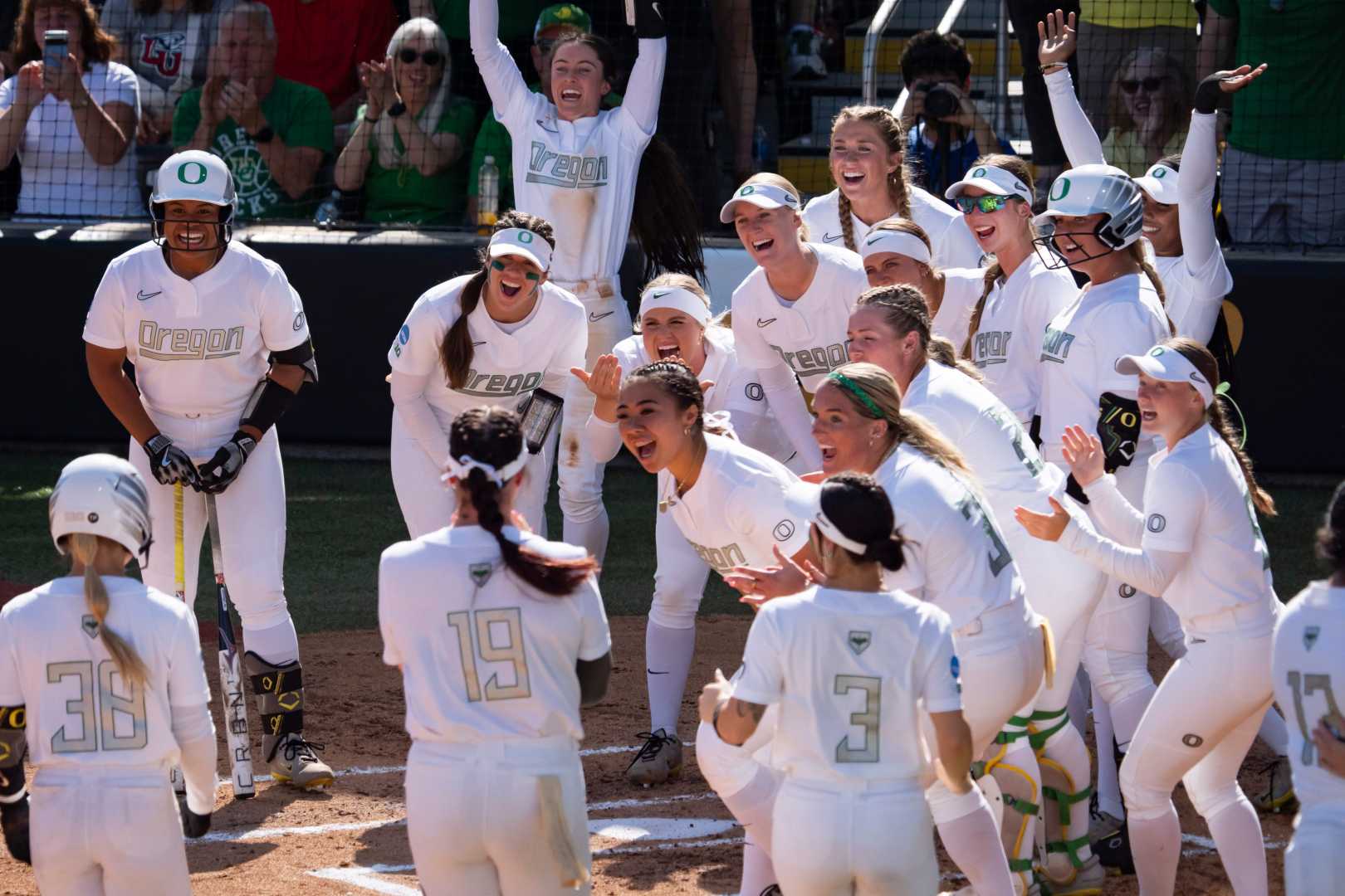Oregon Ducks Softball Team Women's College World Series