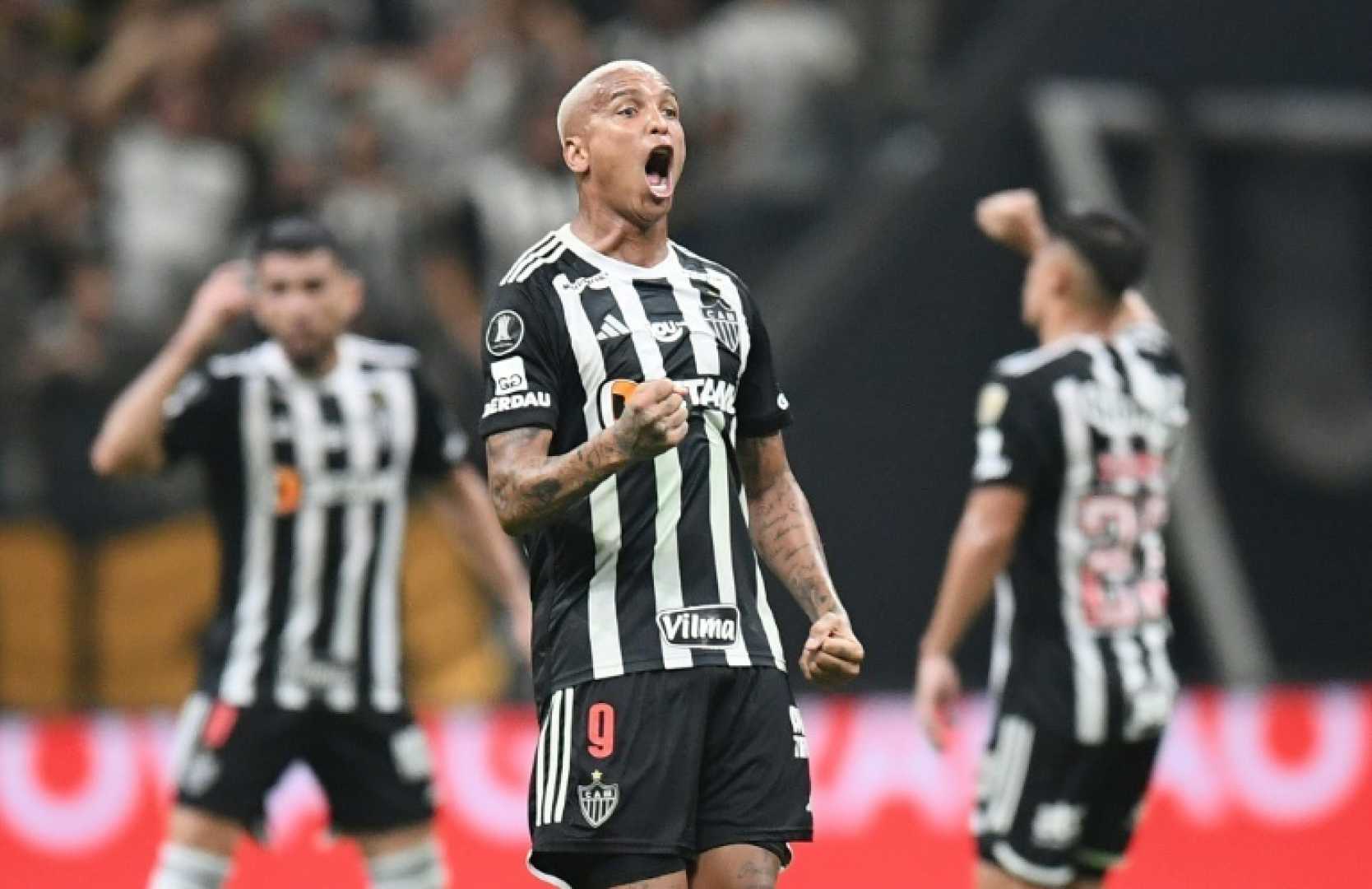 Paulinho Atlético Mg Palmeiras Transfer News