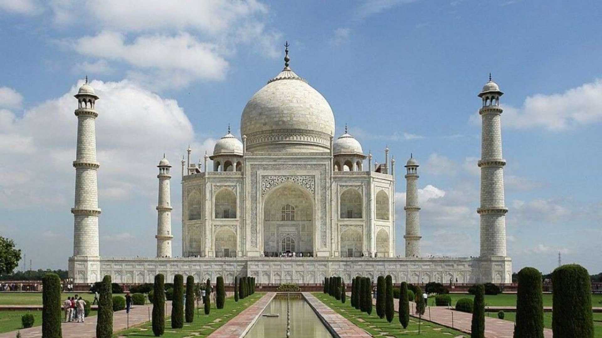 Taj Mahal Dome Water Seepage Inspection