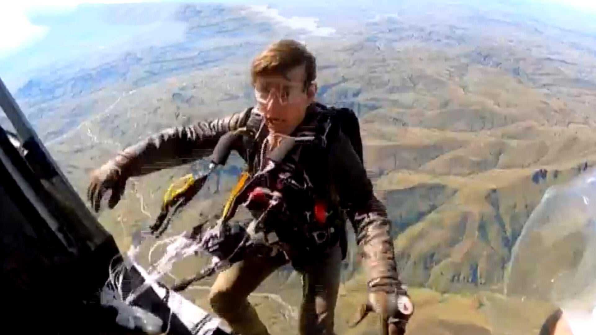 Tom Cruise Mission Impossible Parachute Stunt
