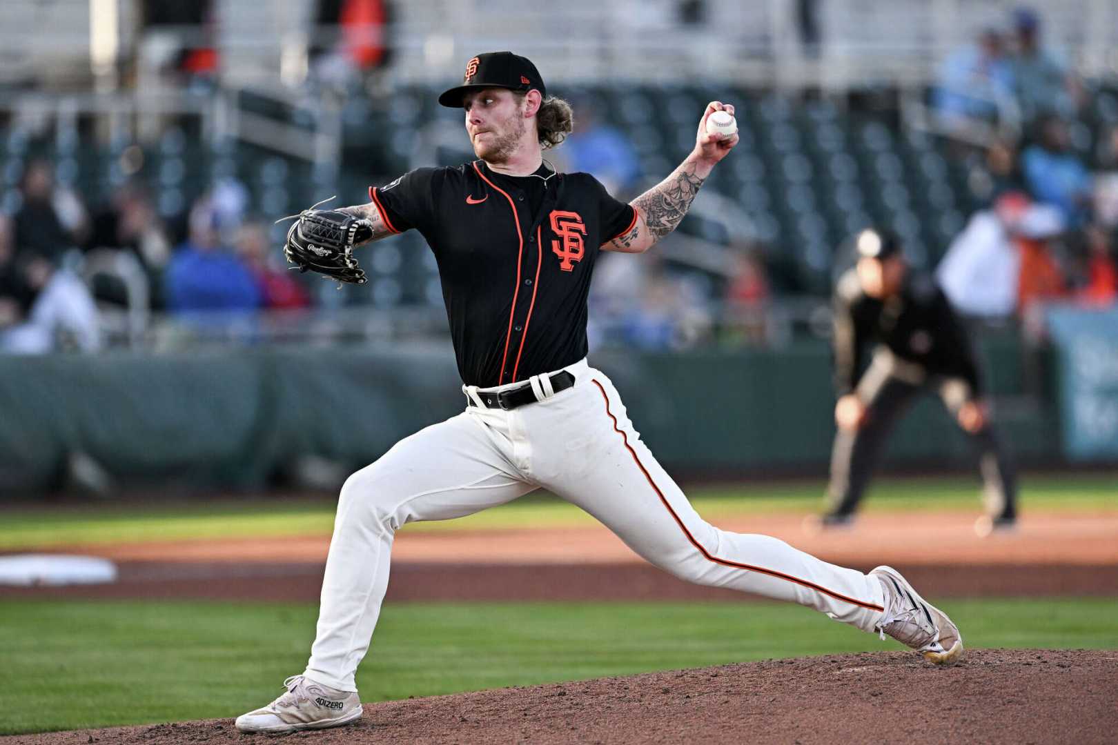 Carson Whisenhunt Pitching For Giants