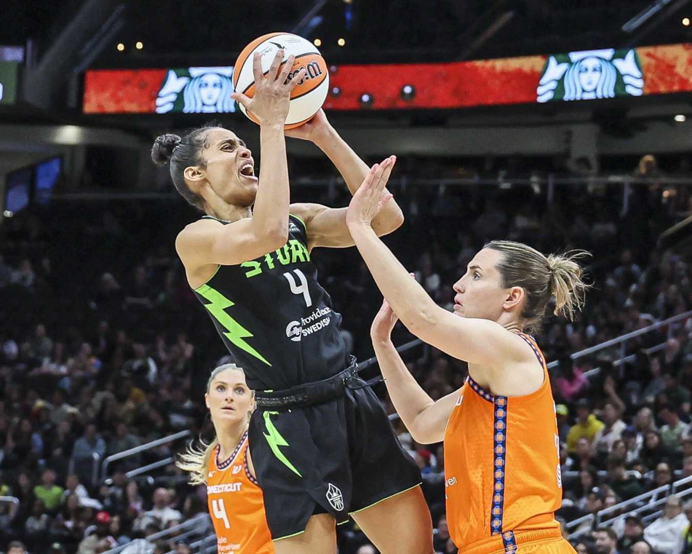 Connecticut Sun Basketball Players In Action