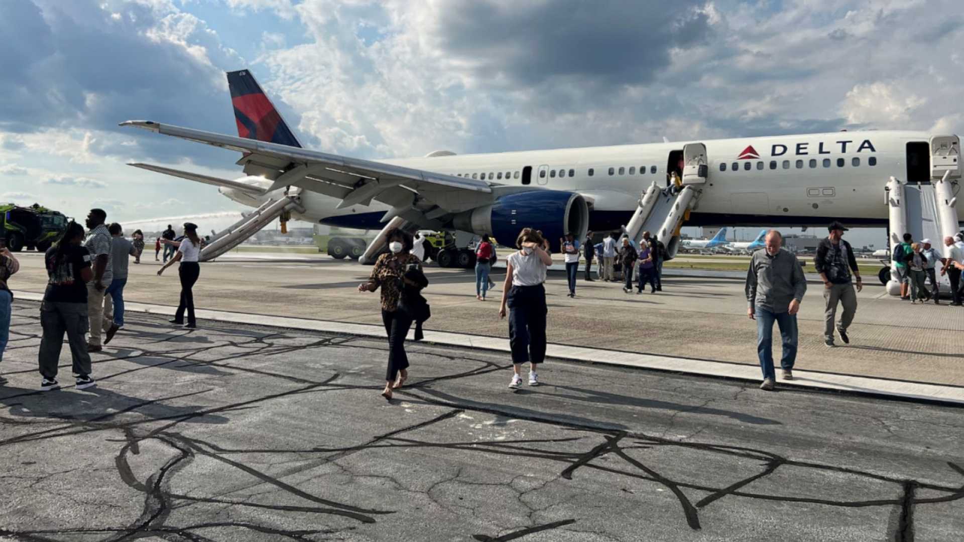 Delta Air Lines Flight Emergency Landing