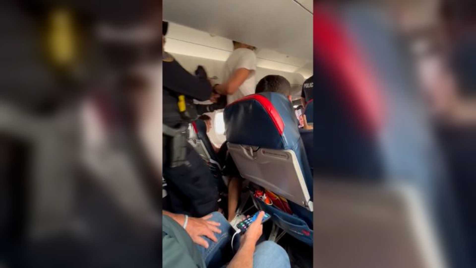 Delta Connection Flight Emergency Landing Iowa